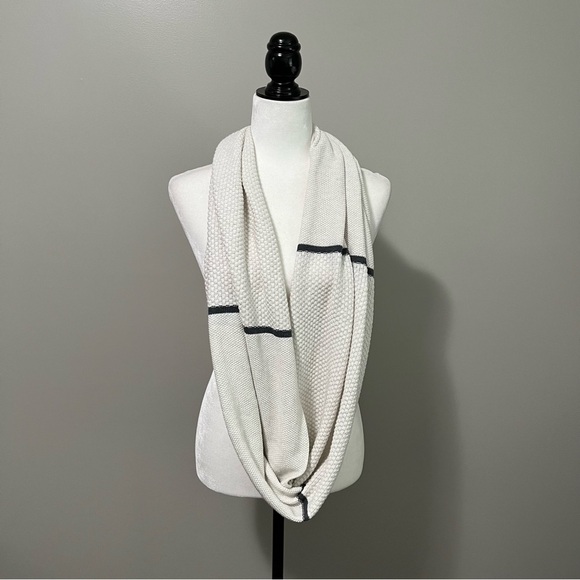 Nile Atelier Cotton Blend Knit Infinity Scarf - Picture 3 of 8